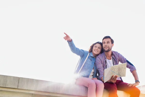 Attractive Man Holding Map While Sitting Talking His Girlfriend — Stock Photo, Image