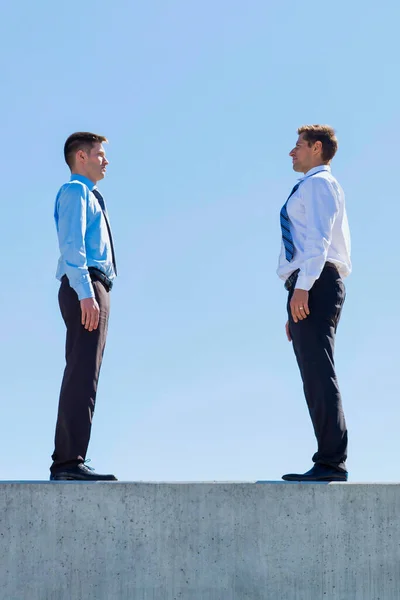 Businessmen Standing Office Rooftop — Stock Photo, Image