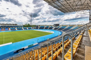 Futbol stadyumunun tüm manzarası