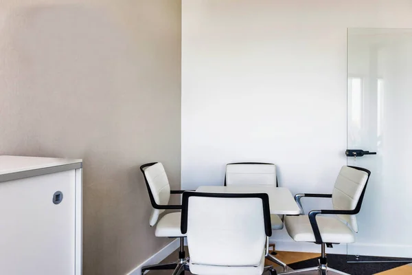 현대식 사무실 의자와 — 스톡 사진