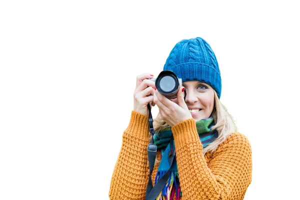 Výstřih Zralé Ženy Sobě Zimní Oblečení Zatímco Drží Fotoaparát — Stock fotografie