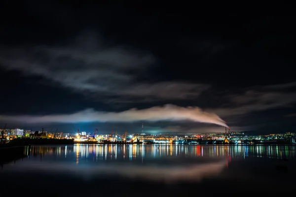 Night Murmansk City Lights Reflected Bay Ships Standing Port — Stock Photo, Image