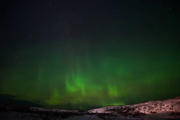 Dombok Tiszta Csillagos Színes Északi Fények Hihetetlen Természeti Jelenség — Stock Fotó