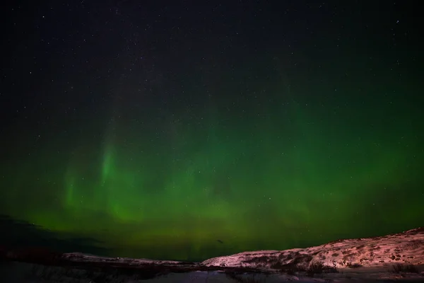 Colinas Céu Estrelado Claro Luzes Coloridas Norte Fenômeno Natural Incrível — Fotografia de Stock