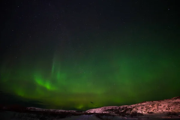 Colinas Cielo Estrellado Claro Coloridas Luces Boreales Fenómeno Natural Increíble — Foto de Stock