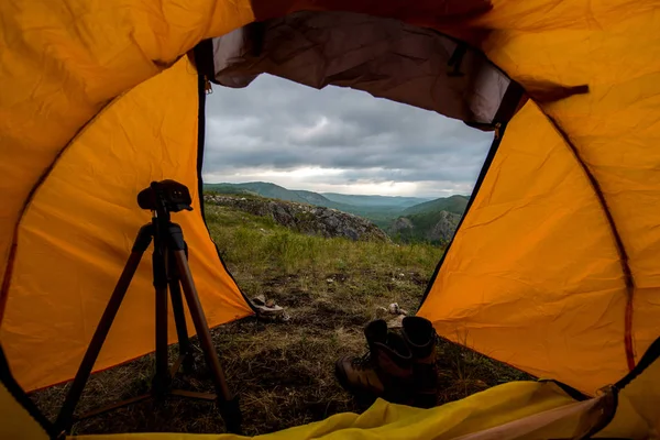 Bashkortostan Şafak Vakti Dağlarda Duran Bir Çadırdan Manzara — Stok fotoğraf