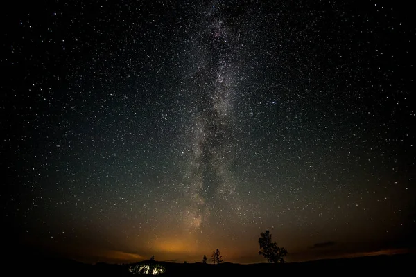 Night Milky Way Very Starry Sky Tent Standing Next Fire — Stock Photo, Image