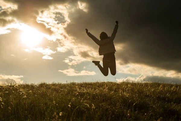 Summer Field Sunset Girl Jumps — Stock Photo, Image