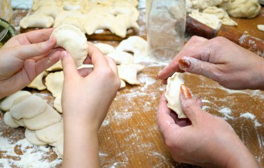 Ev yapımı lezzetli hamur tatlısı (varenik). Yakın çekim..