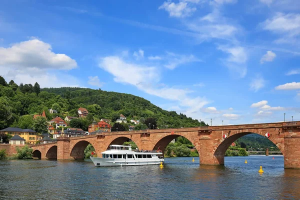 Heidelberg ist eine stadt am neckar in deutschland — Stockfoto