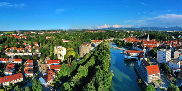 Widok z lotu ptaka z widokiem na Alpy — Zdjęcie stockowe