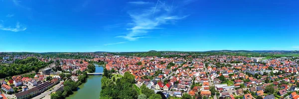 Luchtfoto over Rottenburg am Neckar aan de blauwe hemel — Stockfoto