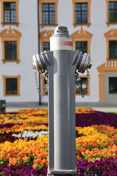 Un hidrante se encuentra en la ciudad de Kempten — Foto de Stock