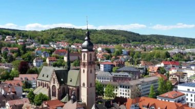 Tauberbischofsheim Almanya 'nın yukarısından bir şehir