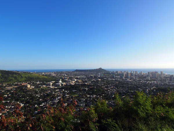 Diamondhead e a cidade de Honolulu, Kaimuki, Kahala e oceano — Fotografia de Stock