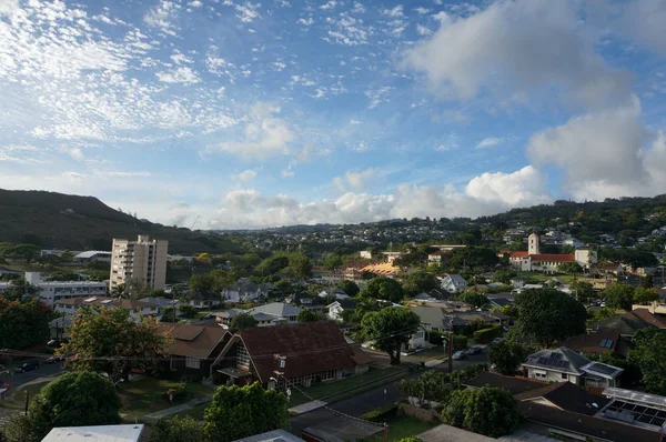 Punchbowl Crater, Makiki, Roosevelt High School, and Honolulu Ci — Stock Photo, Image