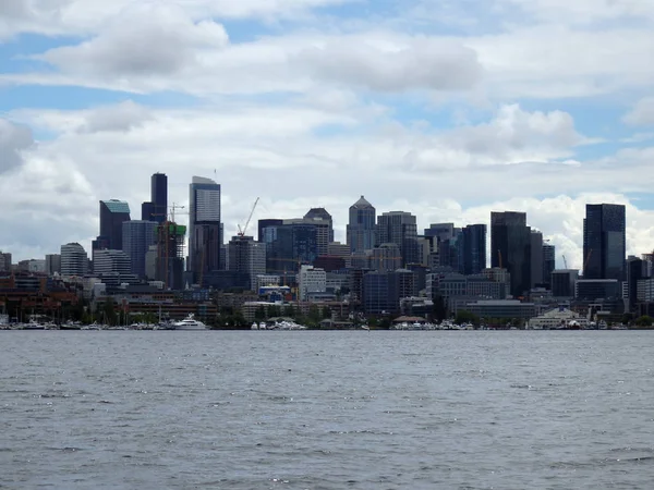 Union Lake e Seattle paesaggio urbano — Foto Stock