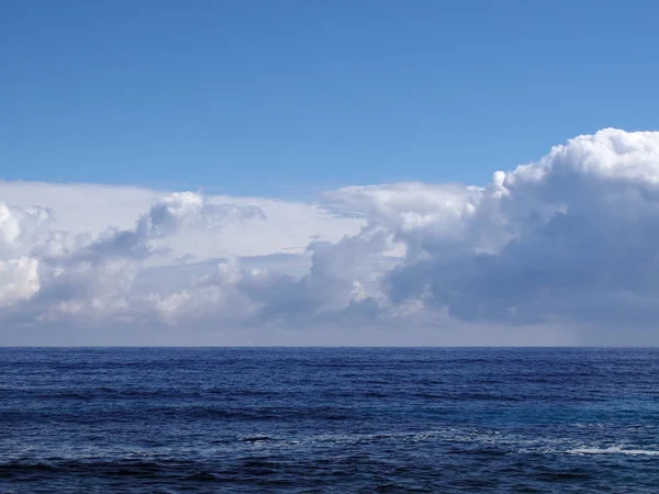 Shallow ocean waters of Windward side of Oahu — Stock Photo, Image