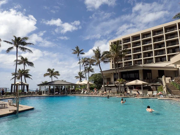 Zwembad in de beroemde Turtle Bay Hotel op de Oceaan — Stockfoto