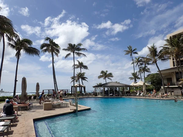 Zwembad in de beroemde Turtle Bay Hotel op de Oceaan — Stockfoto