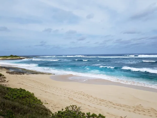 Dalgalar break ve dramatik ile Hanakailio plaj yolunda kaza