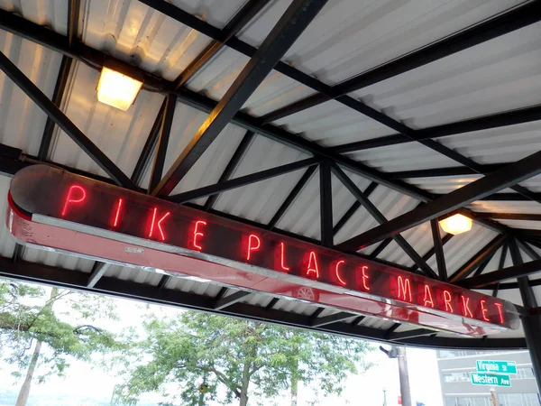 Pike place Public market neon signs — Stock Photo, Image