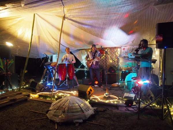 Rock band Roxotica playing at Optimysstique 2017 Campout — Stock Photo, Image