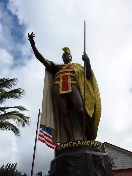 Estatua del Rey Kamehameha en la ciudad histórica — Foto de Stock