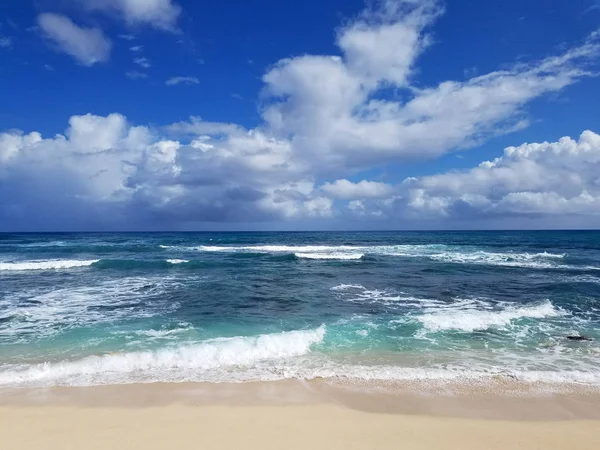 Хвилі котитися до берега в таборі Гарольд Ердман пляж — стокове фото