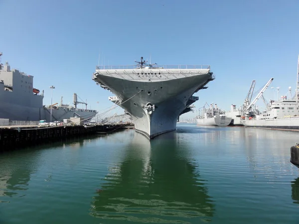 Zabytkowy uss hornet lotniskowiec — Zdjęcie stockowe