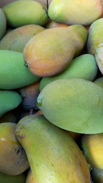 Stapel van mango 's — Stockfoto