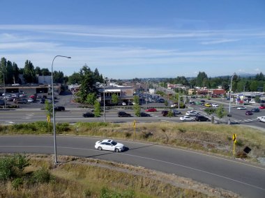 Seattle bina, yol ve arabalar havadan görünümü 