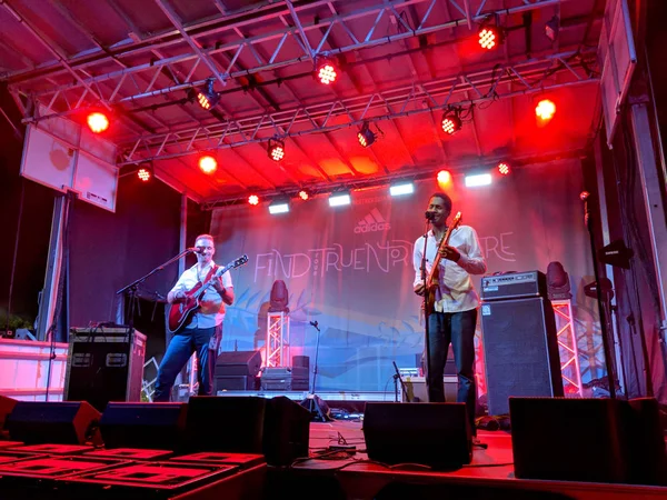 Elijah Ray and Ron Artis II performs on stage — Stock Photo, Image