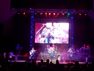 Reunion Konser aşamada kapatr çalış