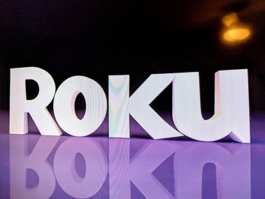 Roku Logosu TV ekranında