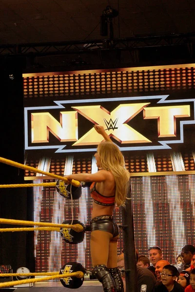 Carmella, Wwe Nxt Diva ve Staten Island Princess alkış