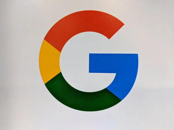 Logo de Google en pantalla — Foto de Stock