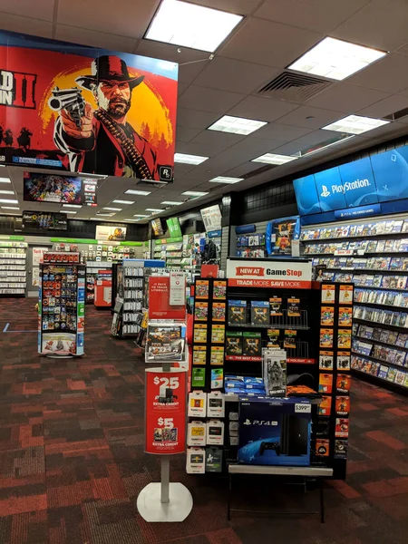 Red Dead Redemption 2 and other video games on display inside Ga — Stock Photo, Image