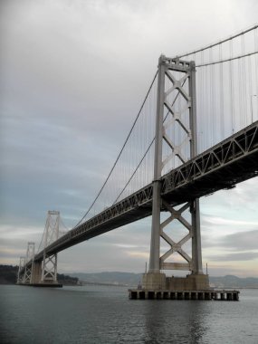 san francisco defne köprü kenarına