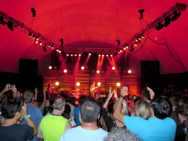 Jack Johnson concert at Waikiki Shell at night — Stock Photo, Image