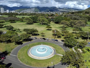 Havadan Dillingham Çeşmesi ve Oahu, Hawaii 'deki Kapiolani Parkı görünüyor. 22 Şubat 2019.