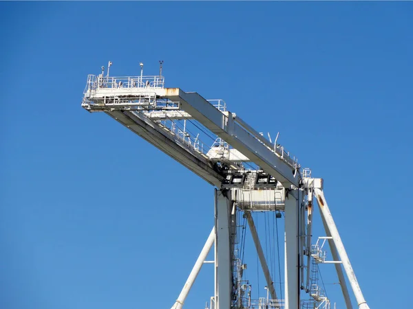 Braccio Sollevamento Gru Grandi Dimensioni Con Cielo Blu Oakland Harbor — Foto Stock