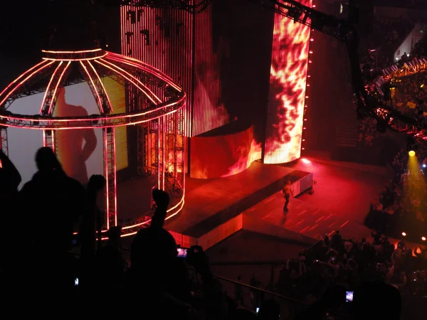 Oakland February 2011 Wrestler Kane Walks Ring Red Light Elimination — Stock Photo, Image
