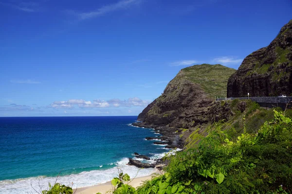 Крушение Волн Пляже Макапуу Хребтом Кулау Наветренном Побережье Оаху Гавайи — стоковое фото