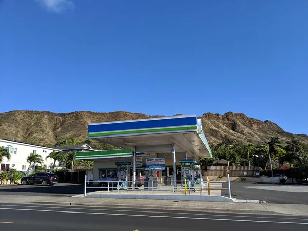 Honolulu April 2019 Aloha Island Mart Gas Station Diamond Head — стокове фото