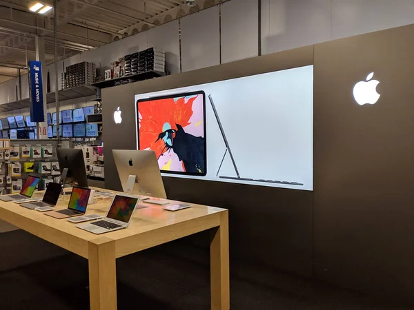 Honolulu Febrero 2019 Apple Macbooks Laptops Computadoras Con Asistente Siri — Foto de Stock