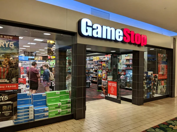 ホノルル 2018年2月7日 カハラモールショッピングセンターにおけるゲームストア ゲームストップは1984年以来存在し 多くの国で6 700店舗を持っています — ストック写真