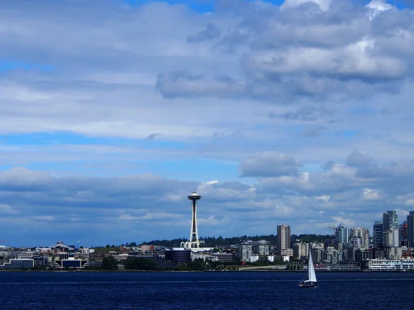 Května 2019 Seattle Pohled Moře Budovy Centru Seattlu Space Needle — Stock fotografie