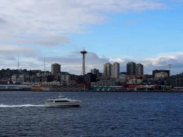 Května 2019 Seattle Vodní Pohled Loď Závodící Podél Vody Před — Stock fotografie