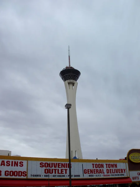 Las Vegas Aprile 2006 Souvenir Outlet Stratosphere Tower Nel Cielo — Foto Stock